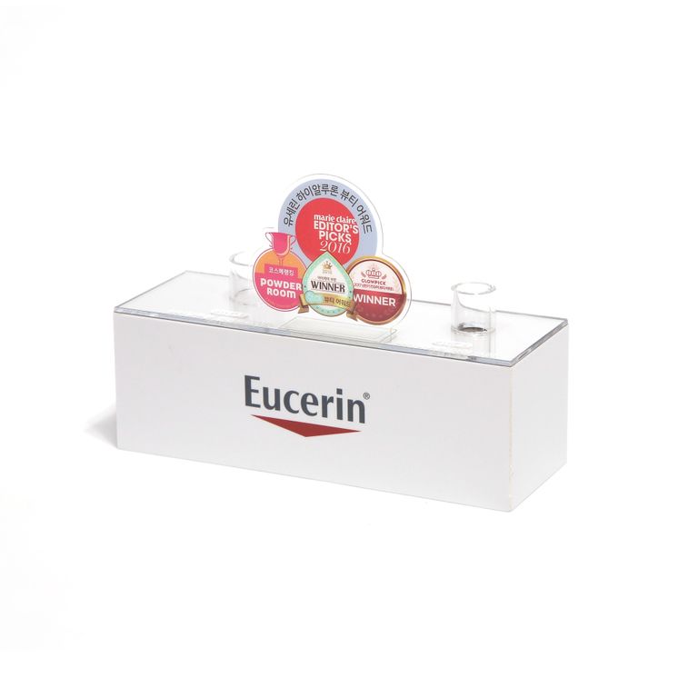 거울을 이용한 화장품 진열대