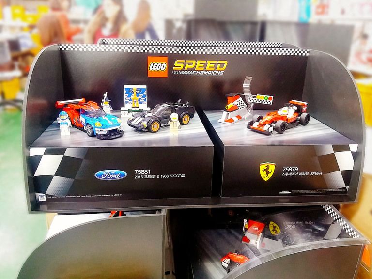 미니어쳐쇼케이스